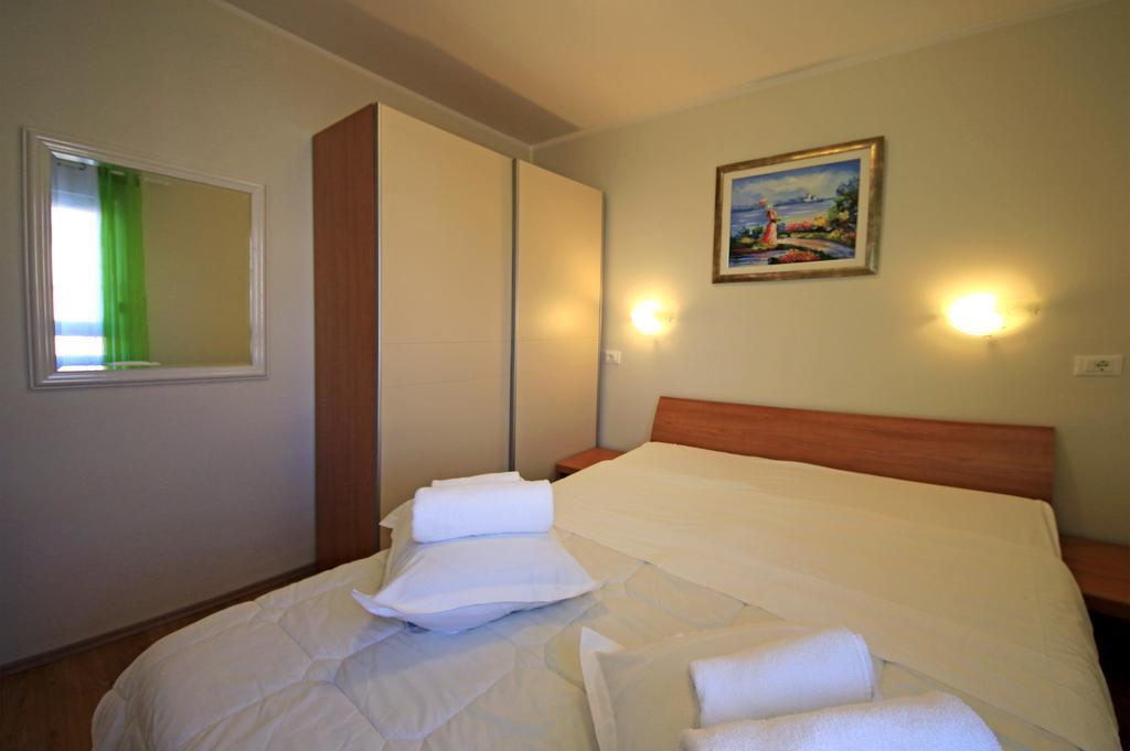 Apartments Superba โบรดาริตซา ภายนอก รูปภาพ